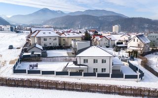 Casă ideală pentru familie în Brașov, Bunloc – spațioasă, luminoasă, priveliște - Poză 55