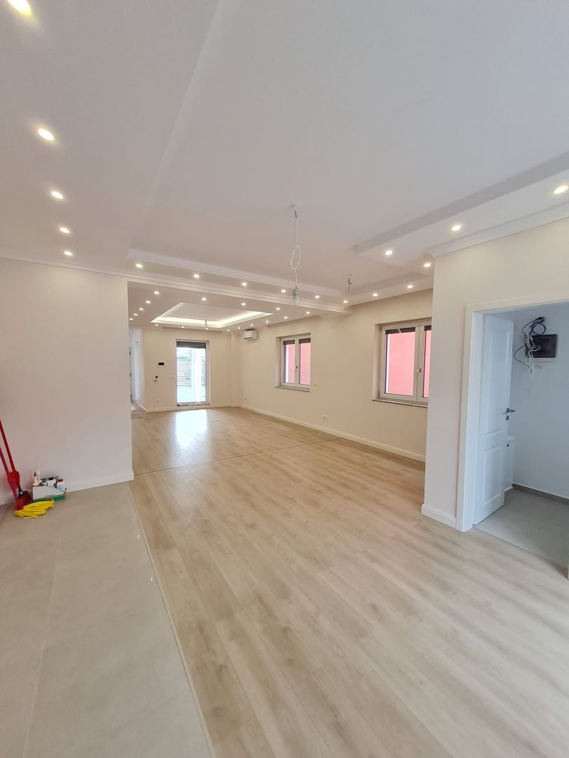 Proiect deosebit la 5 minute de Iulius Town - Poză 15