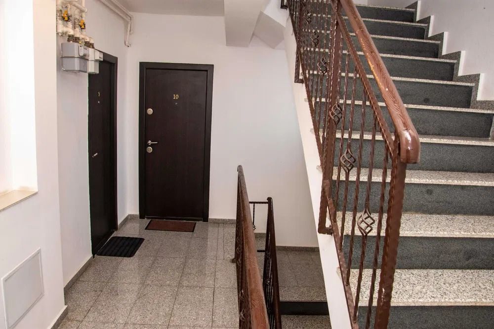 GARSONIERA GORJULUI, BLOC NOU, CENTRALA, BUCATARIE INCHISA, METROU - Poză 7