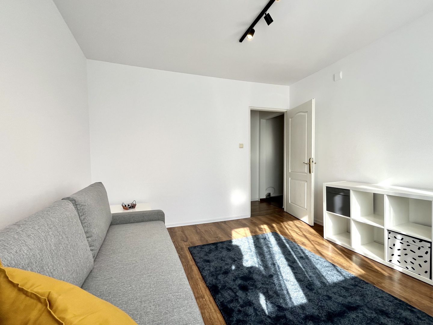 Apartament 2 camere,  vibrant si primitor, zona Complex - Stadion - Poză 4