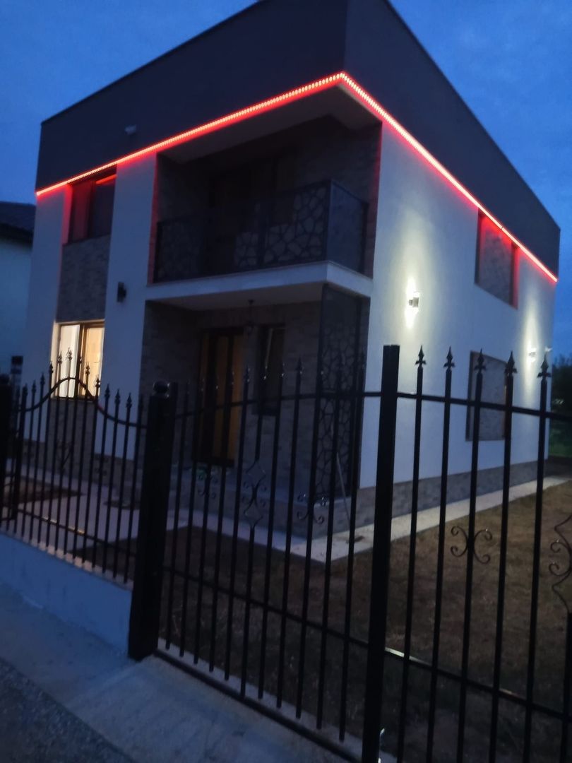 Casă / Vilă cu 4 camere de vânzare în Berceni - Poză 6