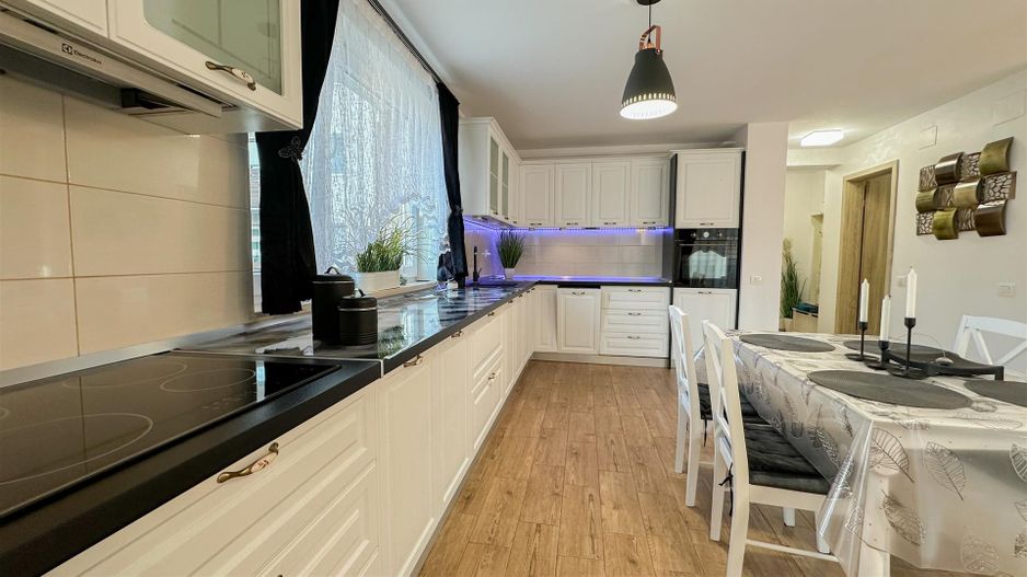 Apartament superb 2 camere + parcare Urban Coresi - Poză 4
