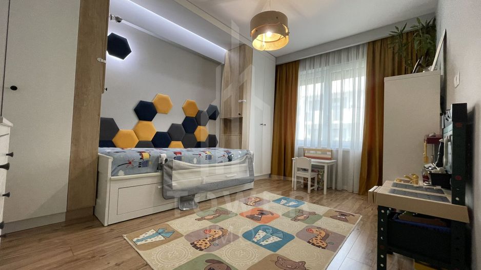 Apartament cu 3 camere de vânzare - Poză 9