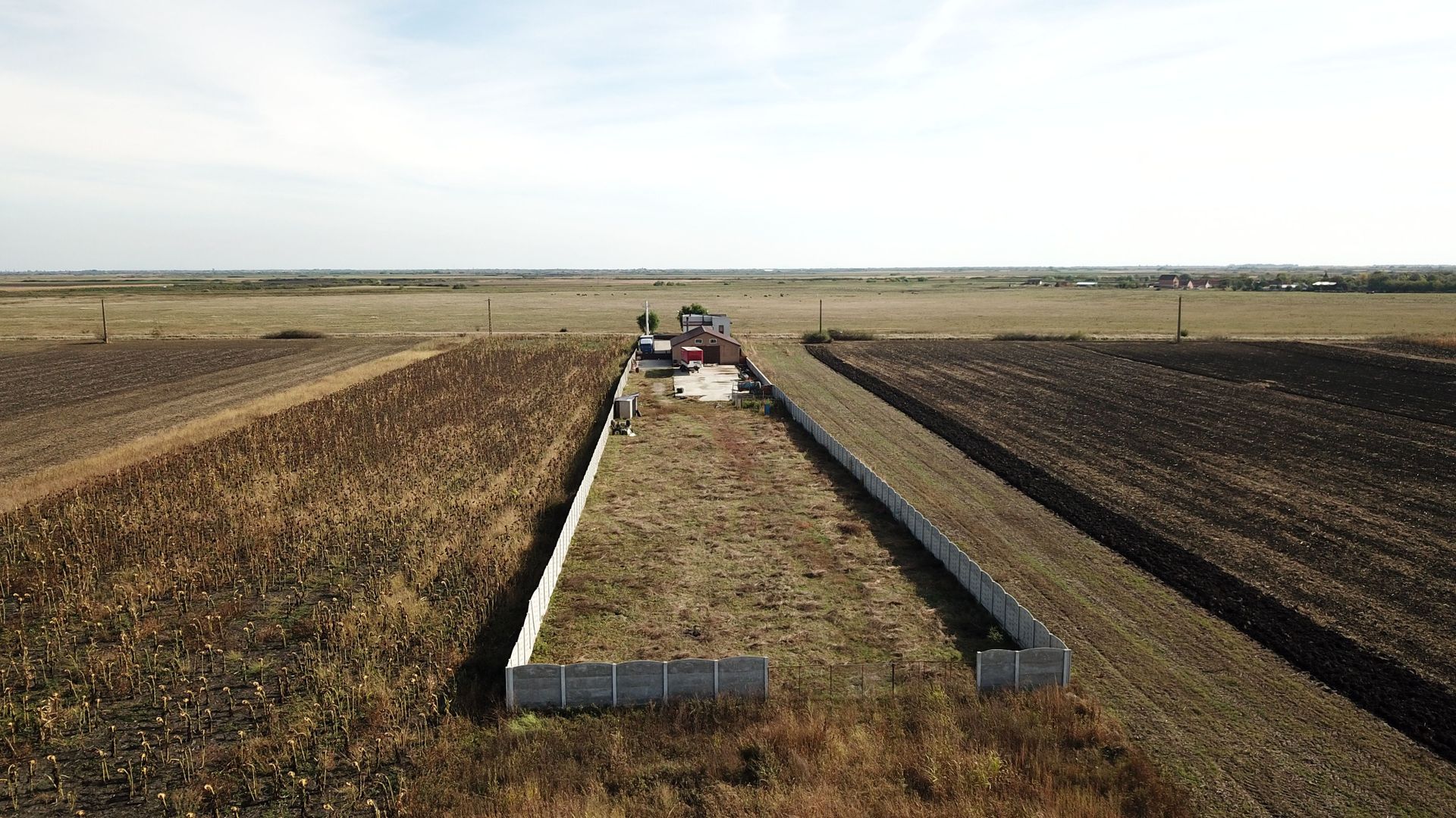 Casa P+1E, cu anexe si hala - Poză 28