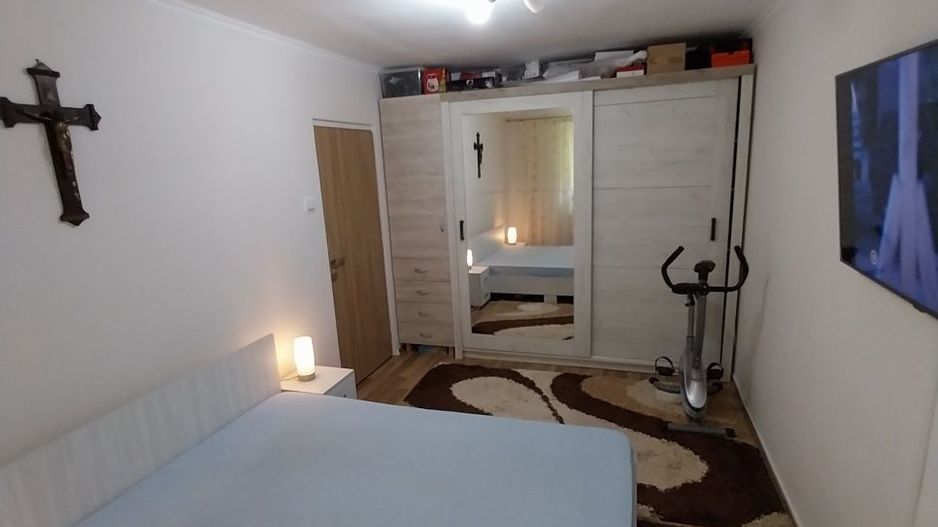 BRASADAS vinde ap 2 cam et.1/4 mobilat utilat cu garaj. - Poză 5