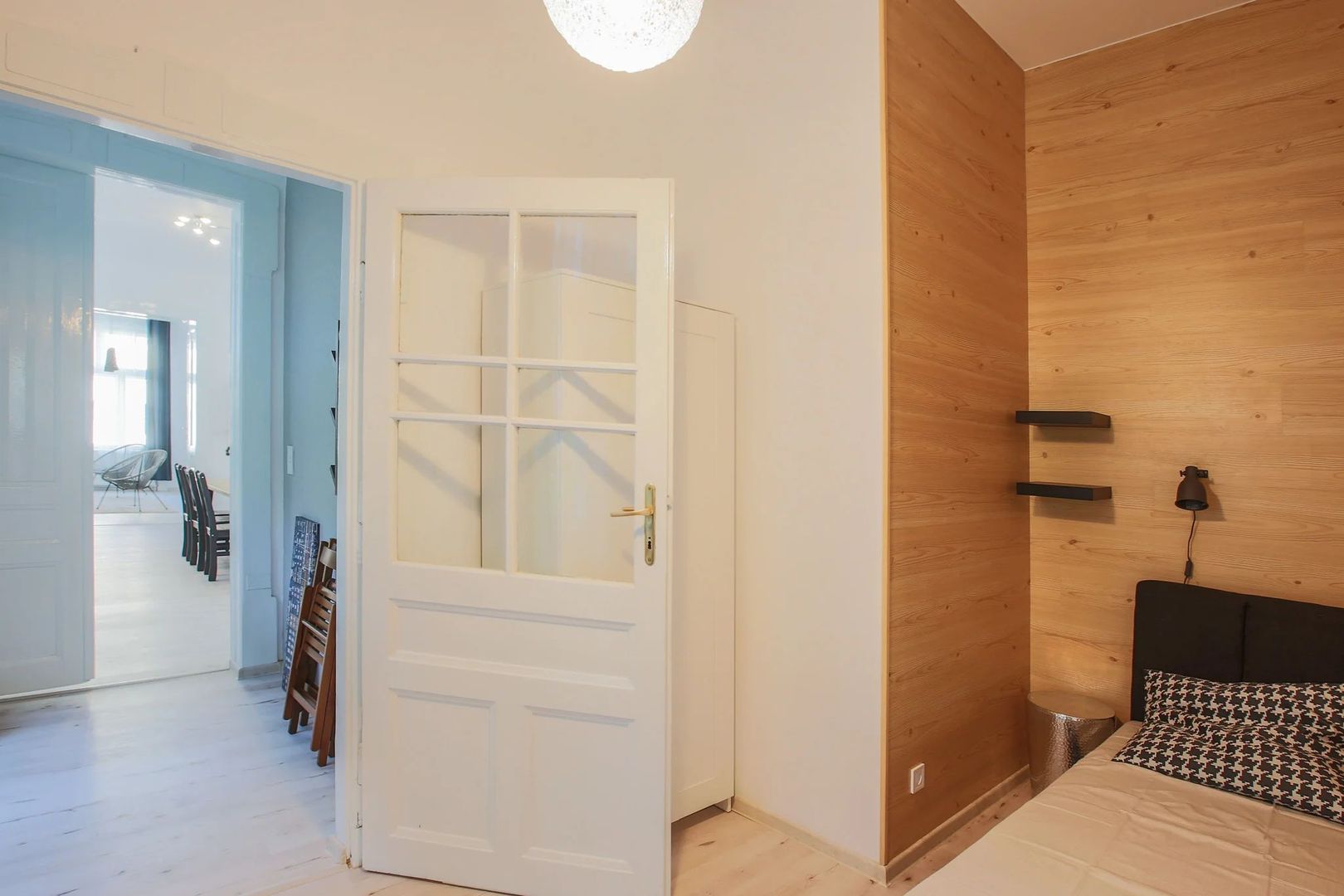 Chirie, apartament 2 dormitoare, central 550 E/lună (neg). Comision 0. - Poză 3