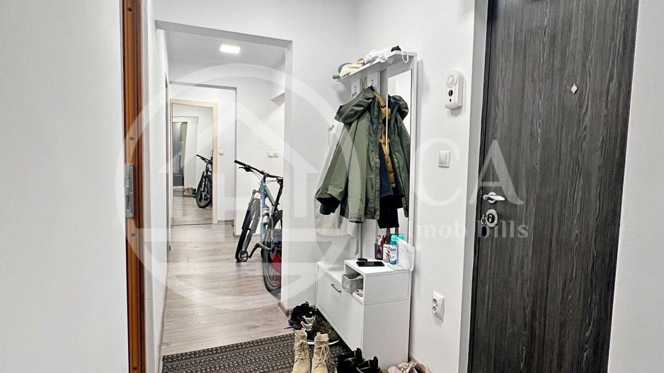 Apartament de vânzare cu 3 camere in zona Rogerius, Oradea - Poză 12