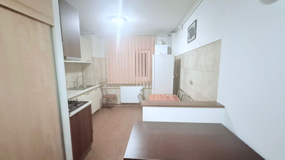 APARTAMENT 2 CAMERE MOBILAT & UTILAT CENTRALA TERMICA BLOC 1984 - Poză 2