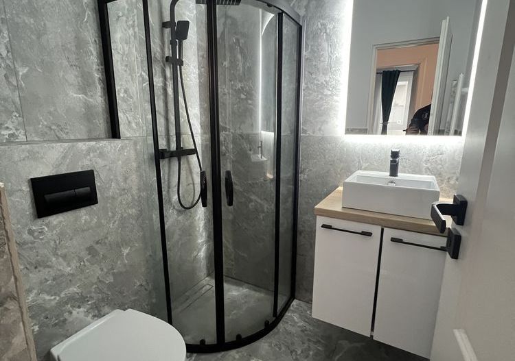 Vand apartament 2 camere - Poză 2