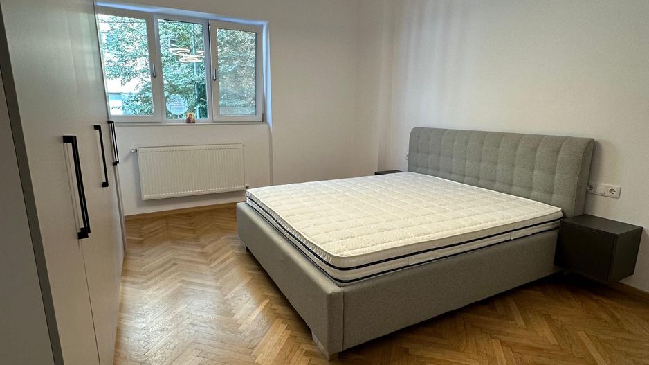 www.ageuropa.ro închiriază ap 3 cam RENOVAT etaj 1 zona Universitate - Poză 1