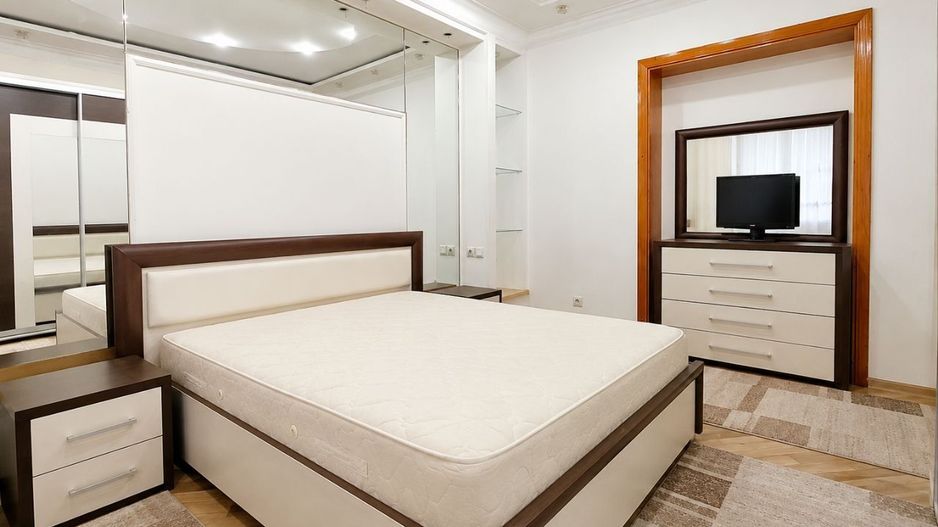 Casă 210 m² cu 5 dormitoare și teren 10 ari – Euroreparație | Drochia, str. Grigore Ureche - Poză 34