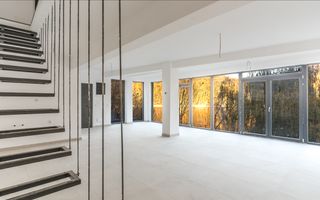 Casă / Vilă cu 4 camere de vânzare - Poză 2