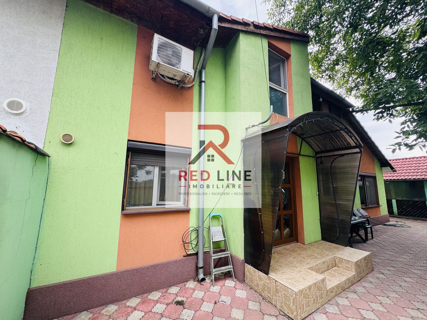 Casa in Simian - la 500 ml. de Dunare  - Exclusiv Red Imobiliare - Poză 2