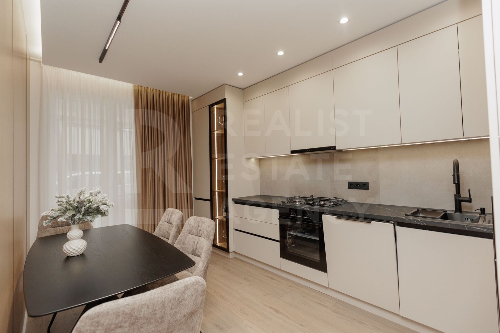 Vânzare, apartament, 3 dormitoare+living, str. Ion Buzdugan, Buiucani - Poză 9