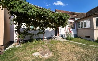 Casă de vânzare în Cisnădie – zonă centrală - Poză 2