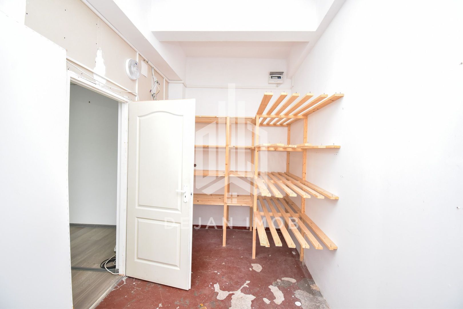 Spațiu comercial de închiriat în Simeria, Sfantu Gheorghe - Poză 2