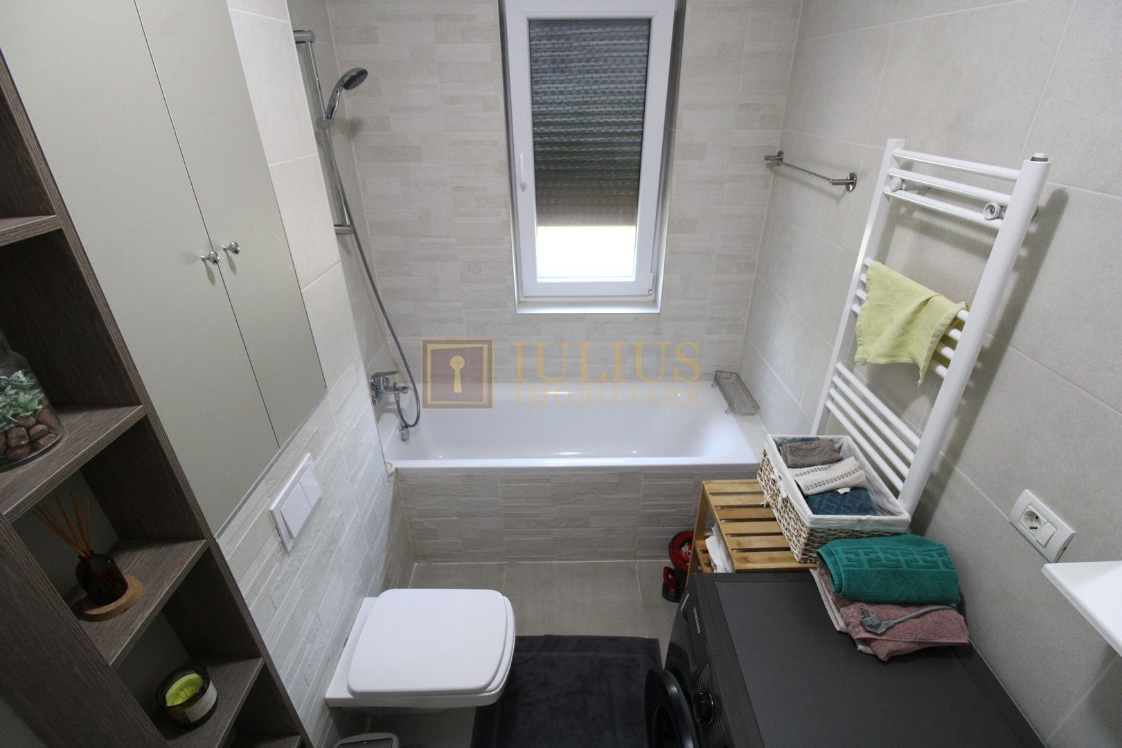 Gradina si terasa + debara; 3 camere mobilate la superlativ. - Poză 17