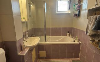 Apartament cu 3 camere, 70 mp, decomandat, Zona Diamant - Poză 11