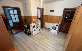 Casă spațioasă cu 2 apartamente, acces din 2 străzi – zona Lipovei - Poză 1