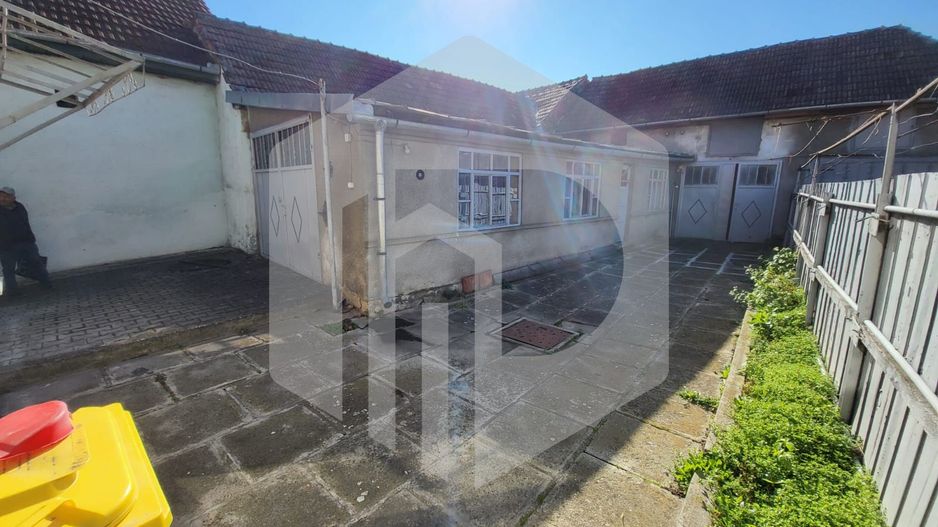 Casa in Avrig | 3 Dormitoare + Living si Bucatarie | Pivnita - Poză 4