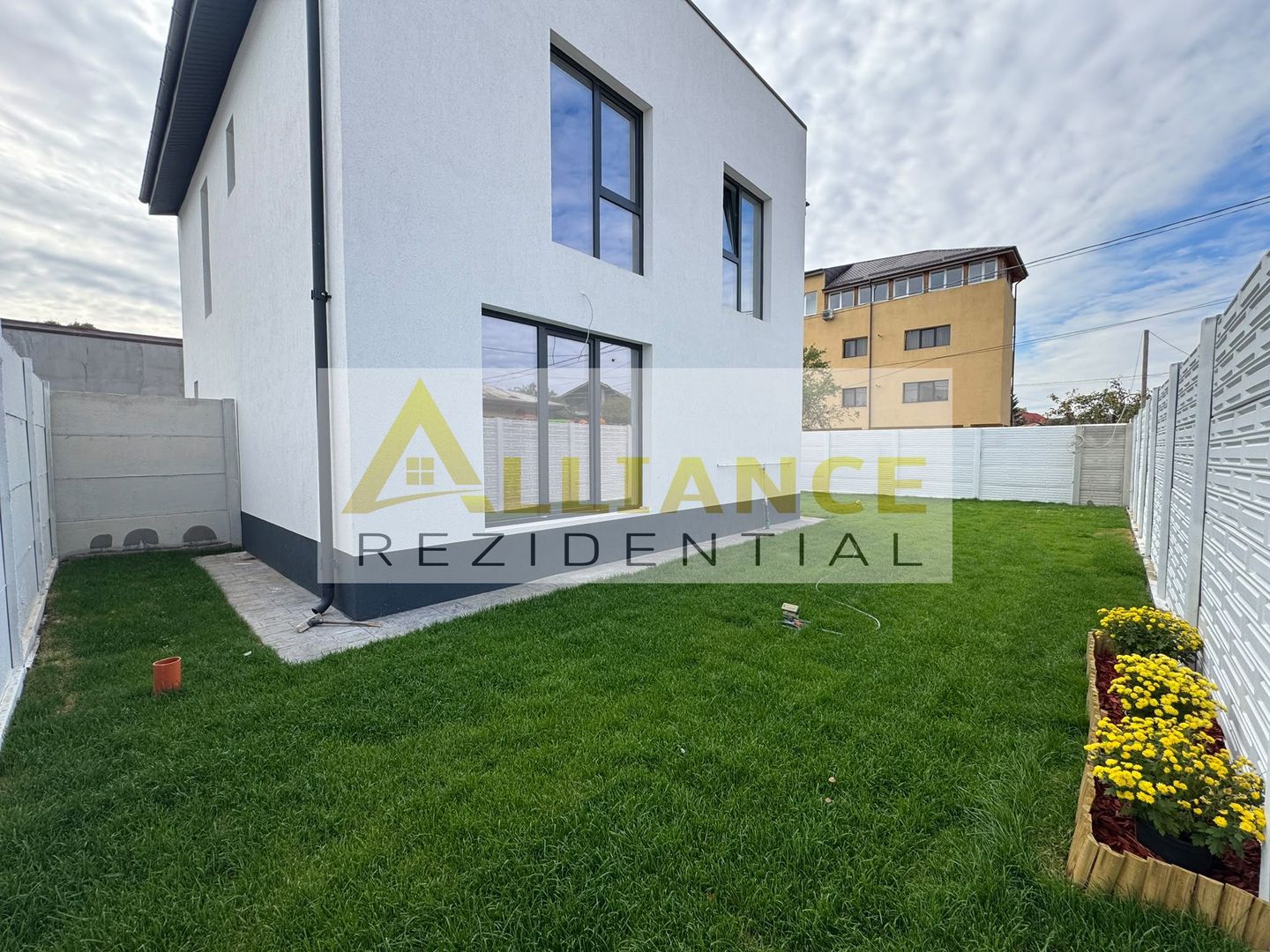 [Primarie] Vila individuala | 5 camere - 3 bai - Teren 260 MP - Poză 3