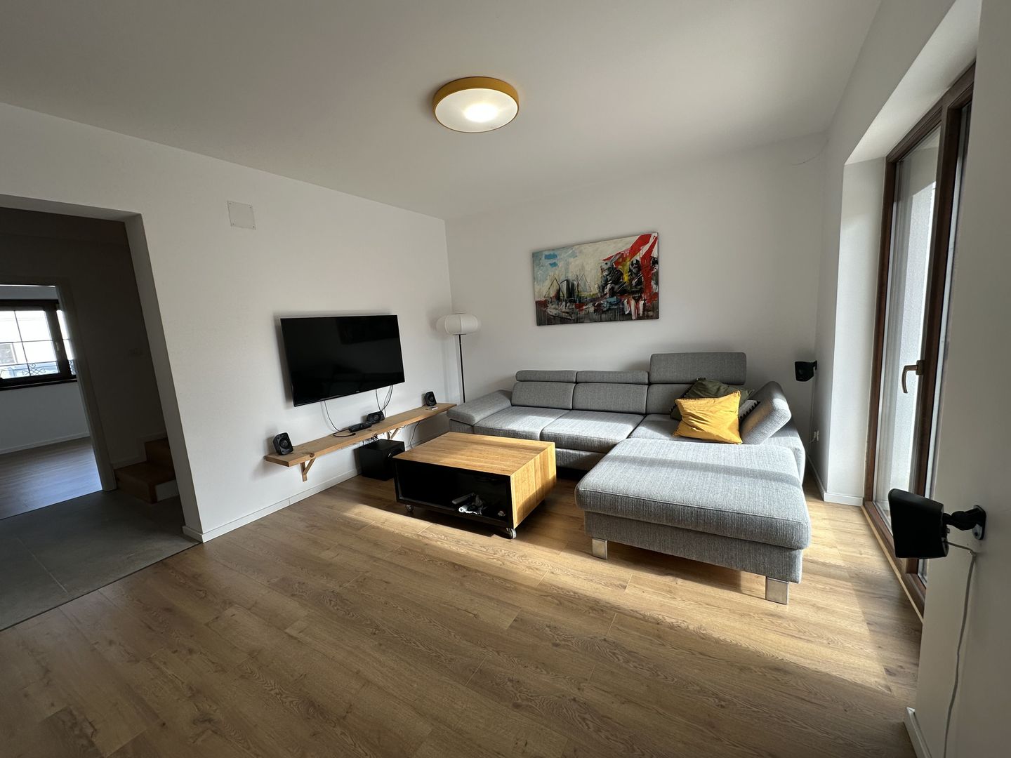 Casa deosebita intr-un cartier privat cu bariera - Poză 3