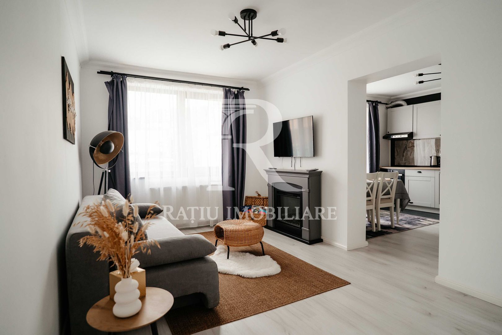 Apartament cu 3 camere la casă | Zona Gară – Express | Oradea - Poză 1