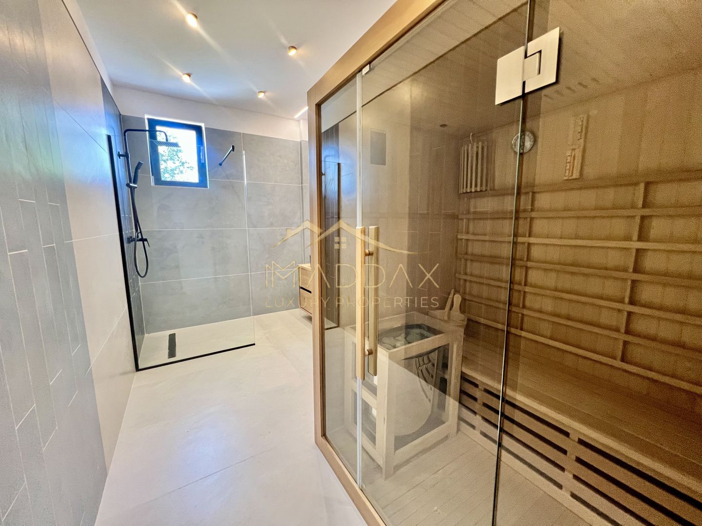 Vilă **6 camere  **451mp // Zona Iancu Nicolae - Poză 57