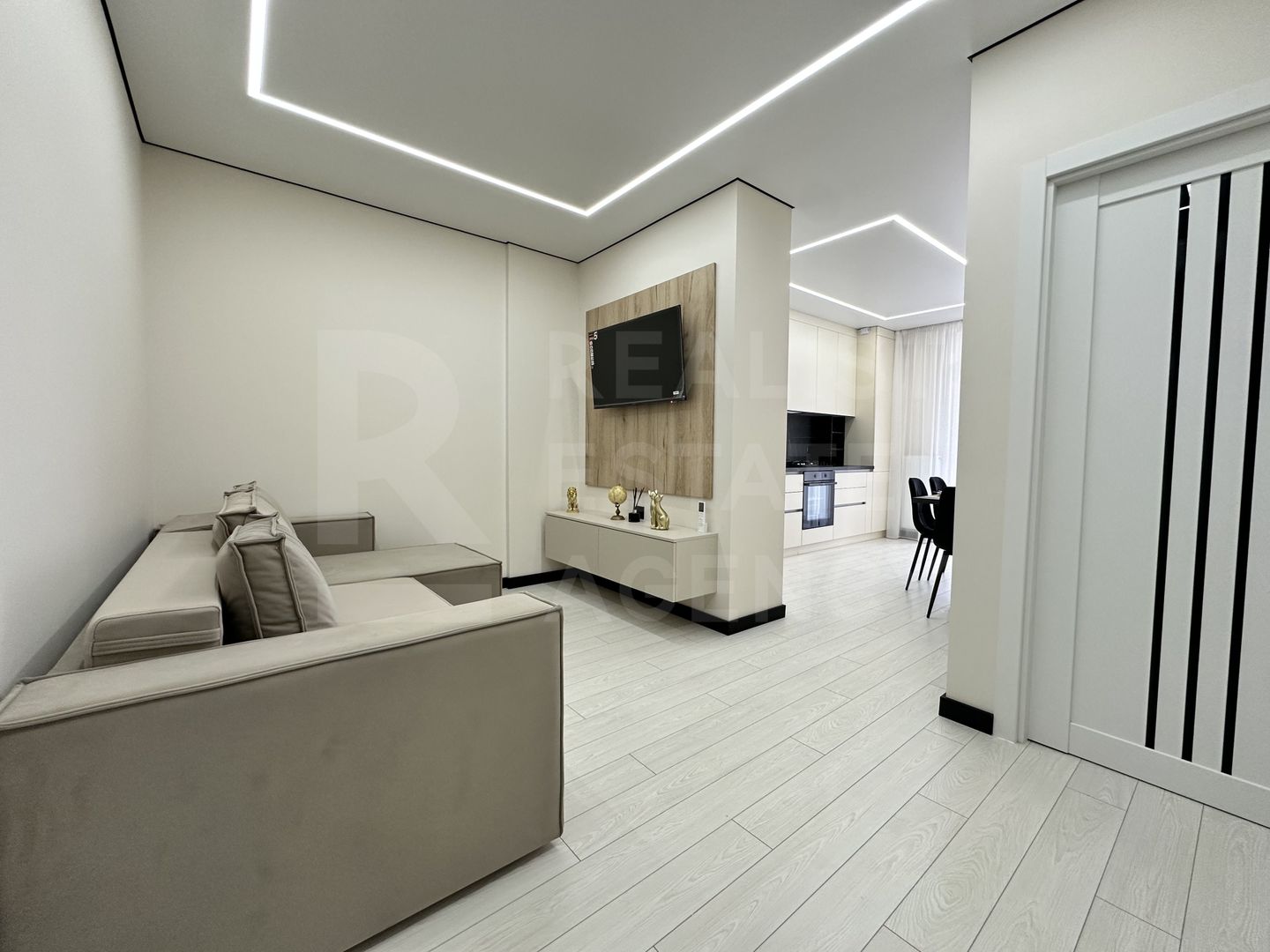 Vânzare, apartament, 1 camera+living, str. Regina Elisabeta, Durlești - Poză 4