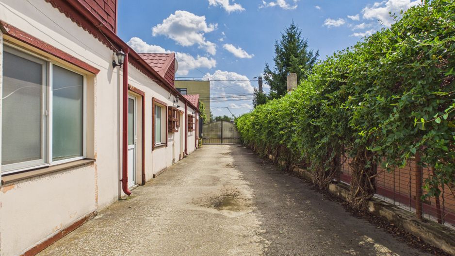 Vilă 10 camere + spațiu comercial | teren 1.300 mp | Otopeni 23 August - Poză 37