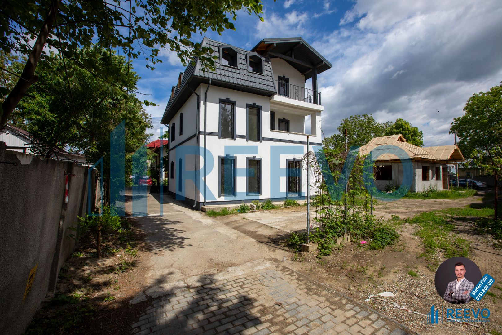 Casă de vânzare, centrală, pe str.  Oituz, Bacău - Poză 1