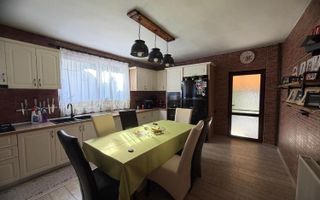 Casa cu 5 camere, 213mp, Zona Santana de Mures - Poză 10