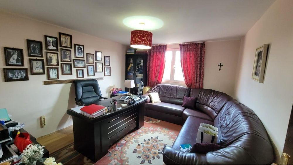 Vilă zona centrală la 750 m de UMF și de Tg. Cucu - Poză 2