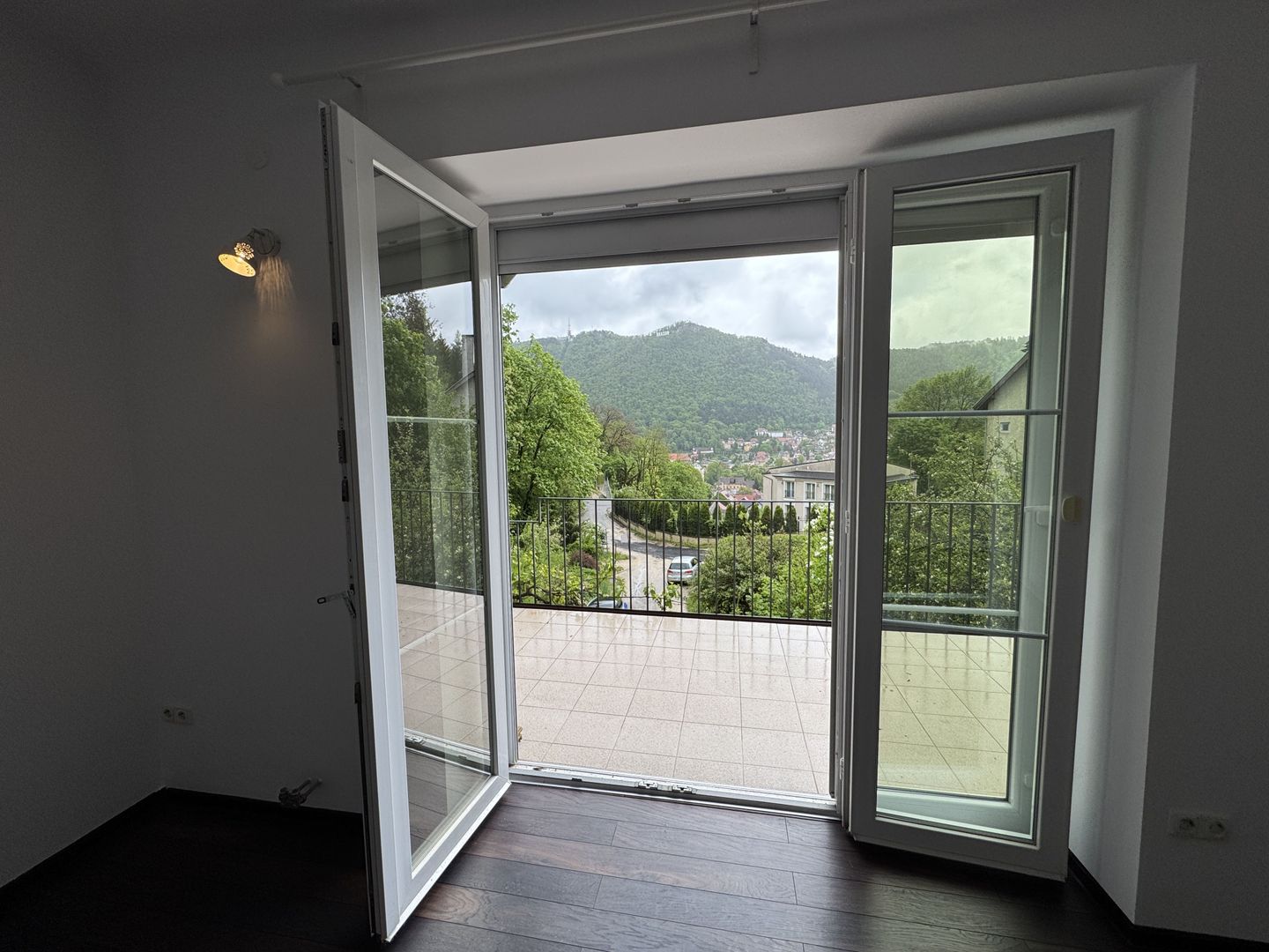 Apartament cu vedere spre Tâmpa, liniște și natură, în Centrul Istoric al Brașov - Poză 17