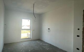 Duplex despartit prin camera tehnica- 5 camere- Mosnita Noua - Poză 9
