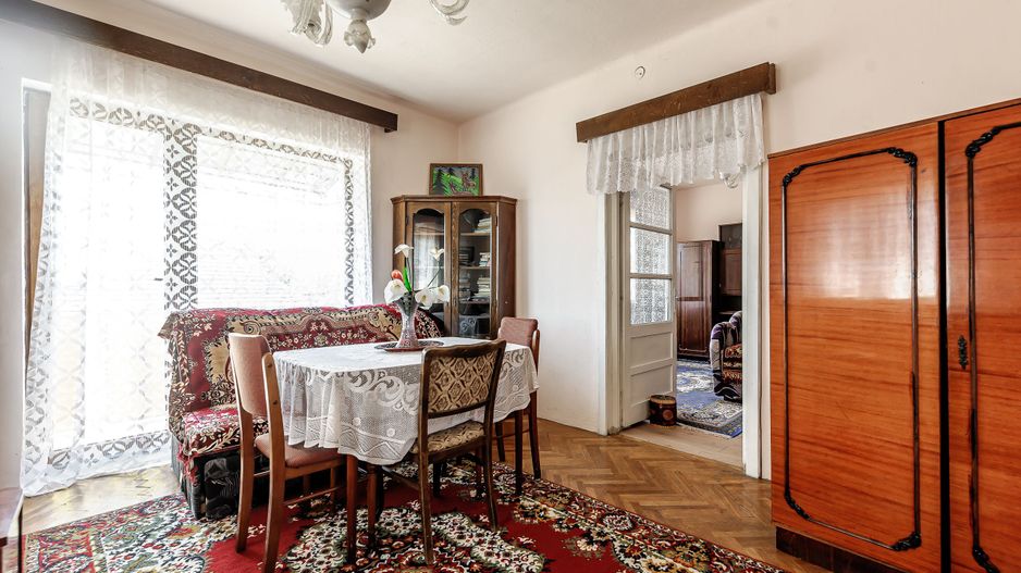 Casă cu 2 corpuri de clădire în Pecica, Arad. - Poză 12