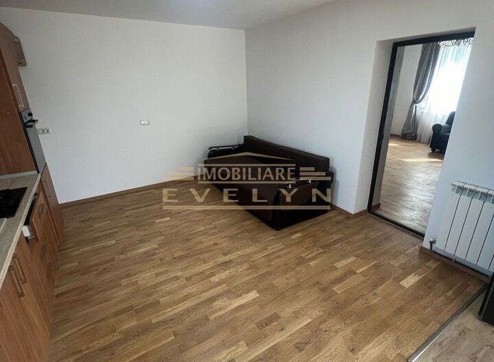 Casa de vanzare in Cristesti la strada principala, renovata complet !! - Poză 8
