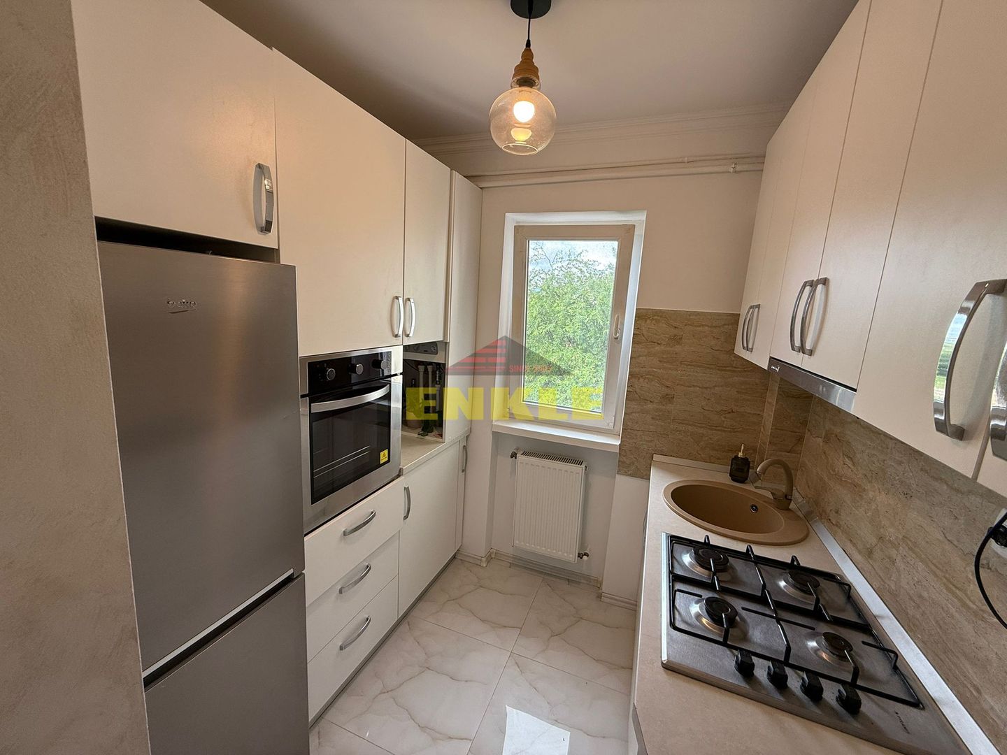 De inchiriat apartament cu 3 camere, zona Unirii. - Poză 9