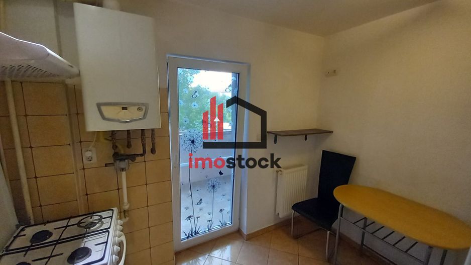 De vanzare apartament cu 3 camere, decomandat, etajul 2 - Poză 12