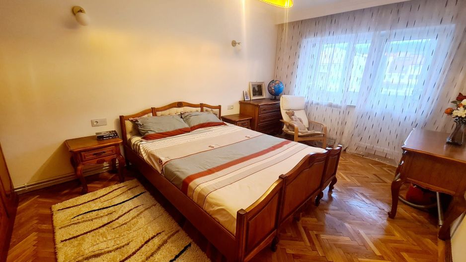 Apartament 4 camere de inchiriat - Zona Centrala - Poză 12