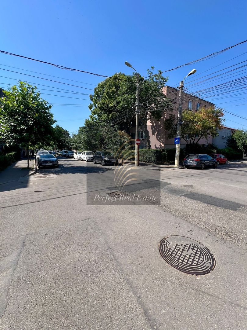 Casă de vânzare – Faleza Nord, Strada Unirii | La doar 100 m de mare - Poză 2