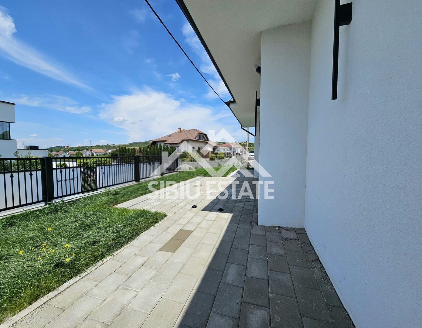 Casa pe parter, cu priveliste panoramica partial finisata - Poză 15