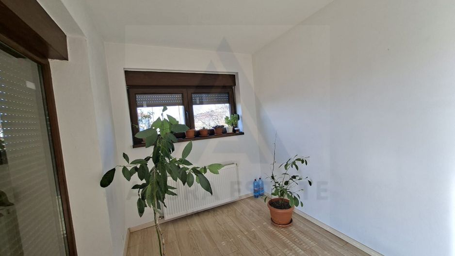Casa intabulata 5 camere 2 bai si curte generoasa in Bavaria Park - Poză 8
