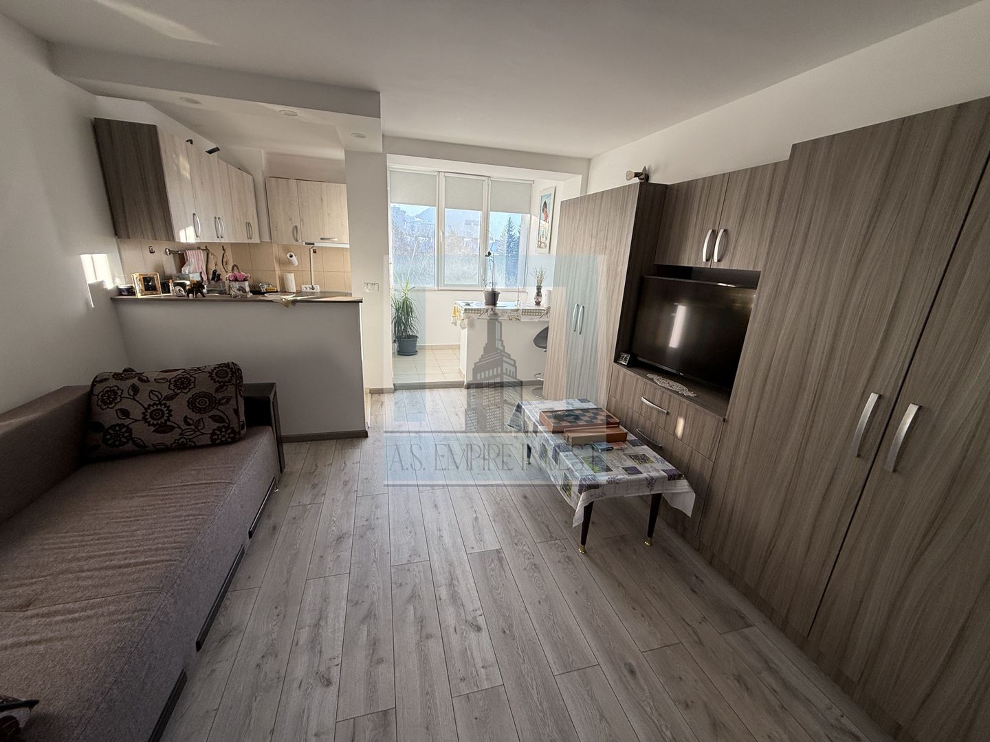 Garsoniera mobilata/utilata - zona B-dul Victoriei - Poză 1