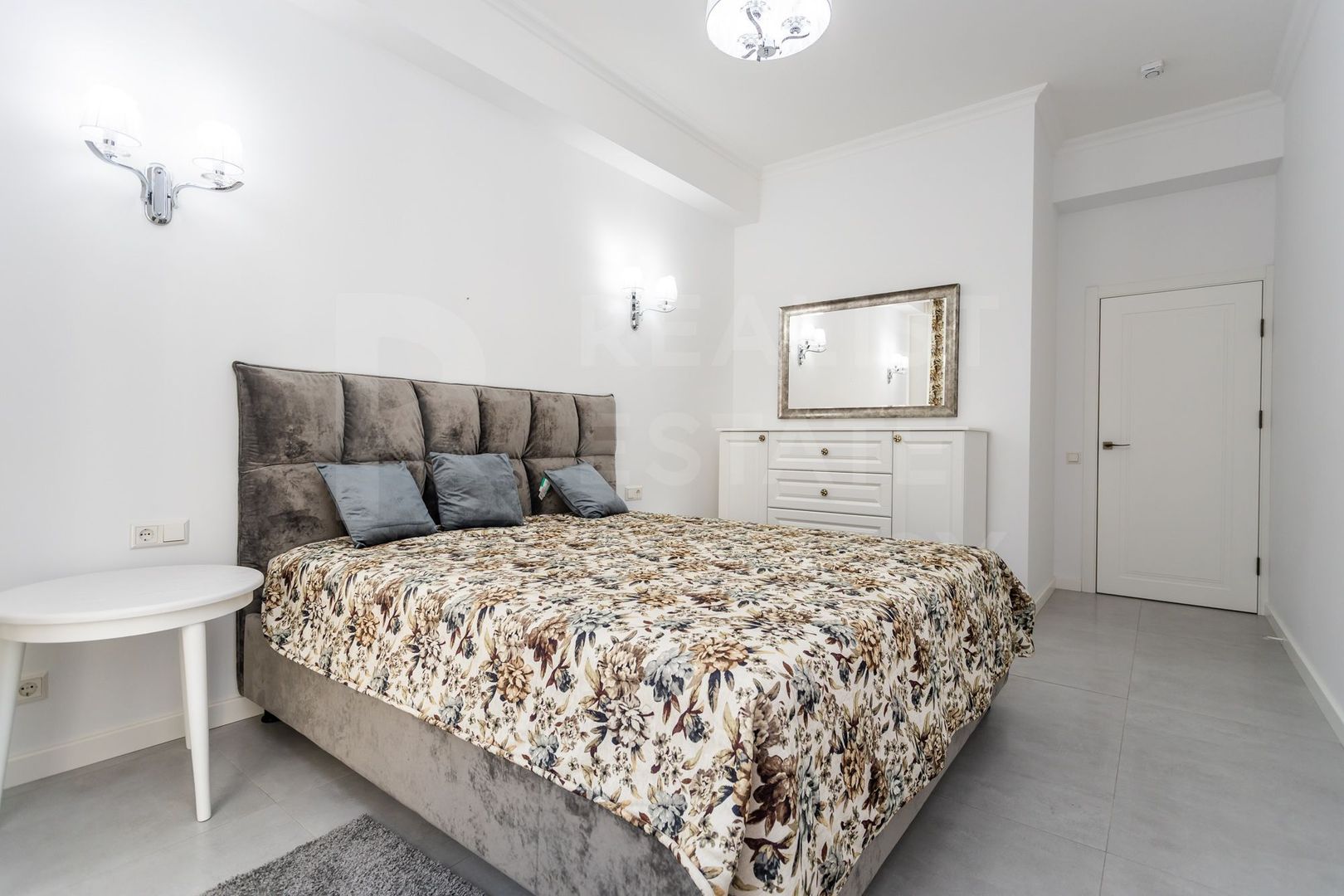 Chirie, apartament, 1 cameră + living, strada Mihai Eminescu, Centru - Poză 4