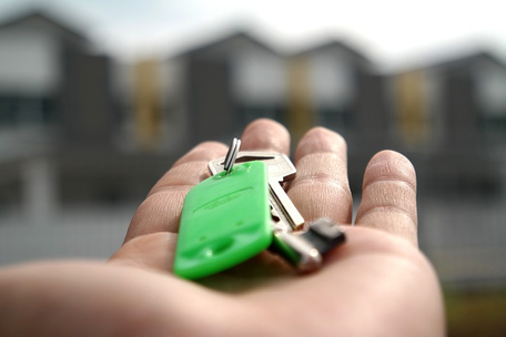 
    Asistența în derularea tranzacțiilor imobiliare vânzări si închirieri:
  