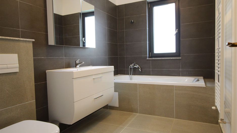 Apartament cu 3 camere de închiriat în zona Nord - Poză 8