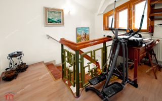 Vila cocheta, situata in centrul istoric al orasului - Poză 10