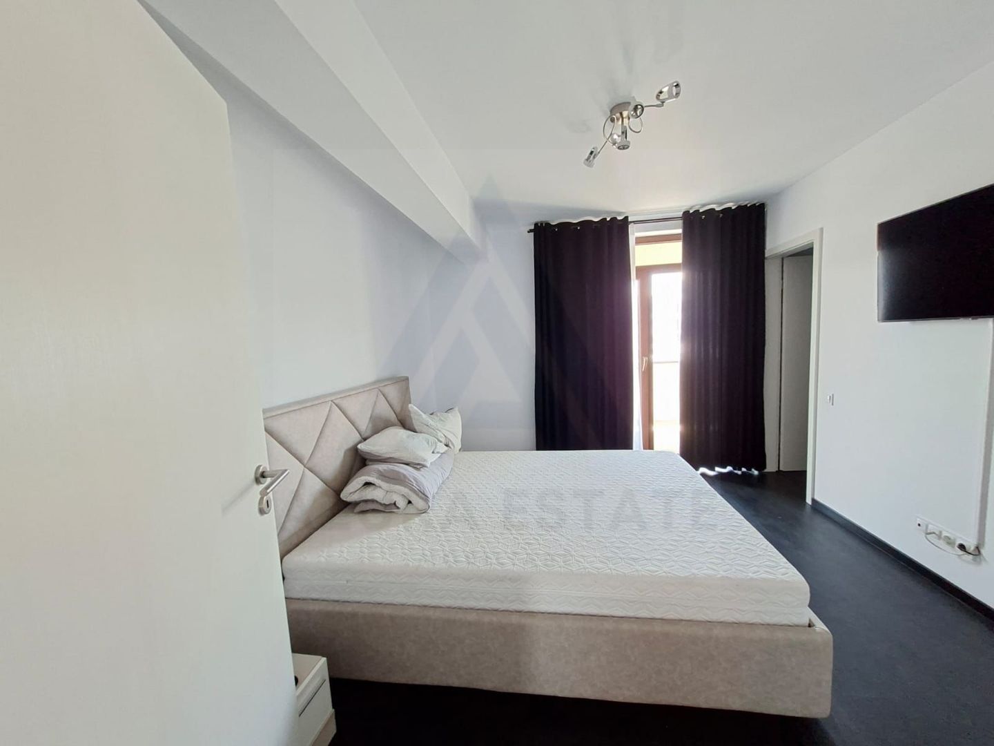 Penthouse modern 101 mp 2 bai terase 40 mp si 2 parcari pe Dna Stanca - Poză 5