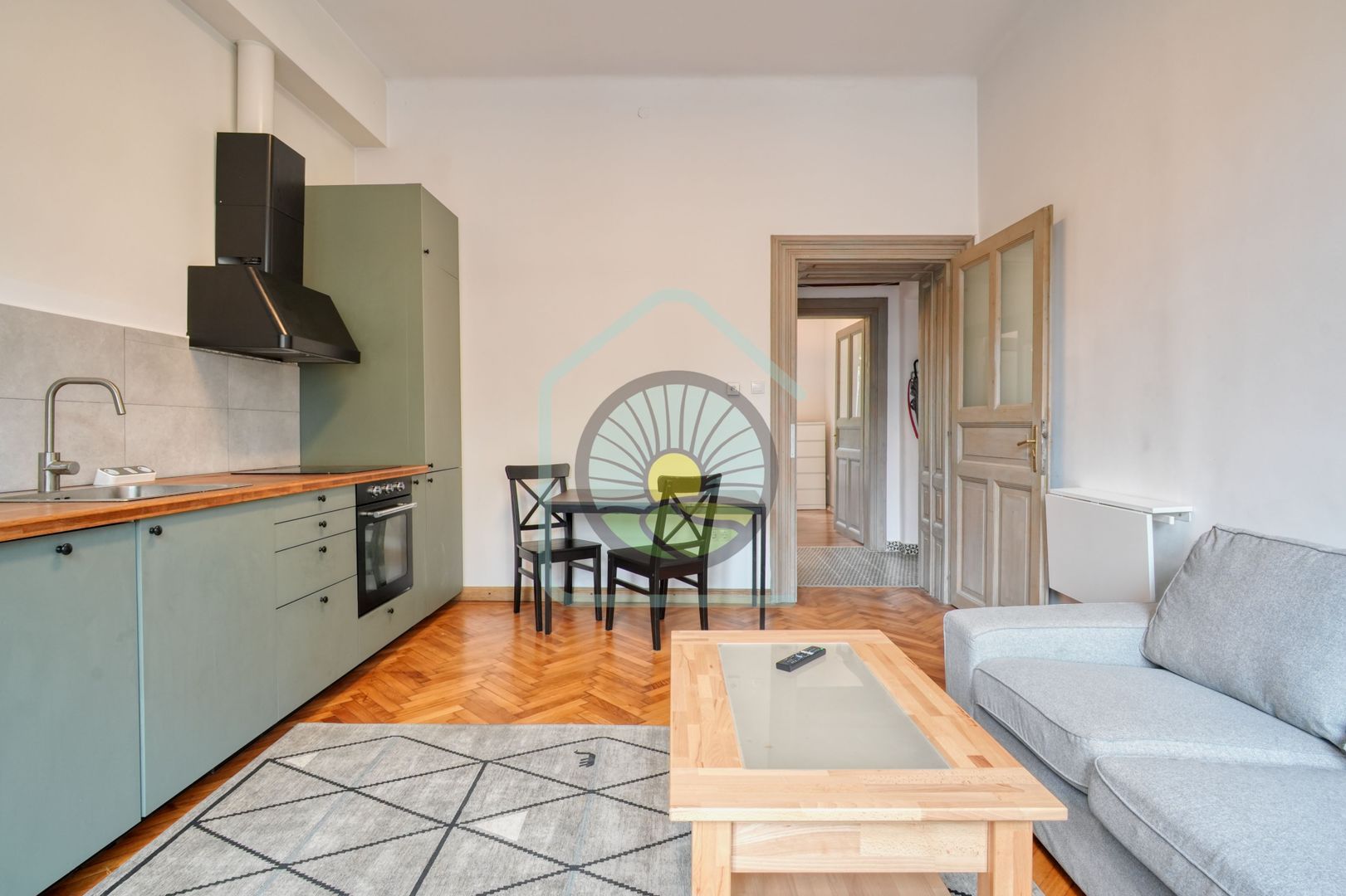 STUDIO IN CENTRUL BRASOVULUI - Poză 3